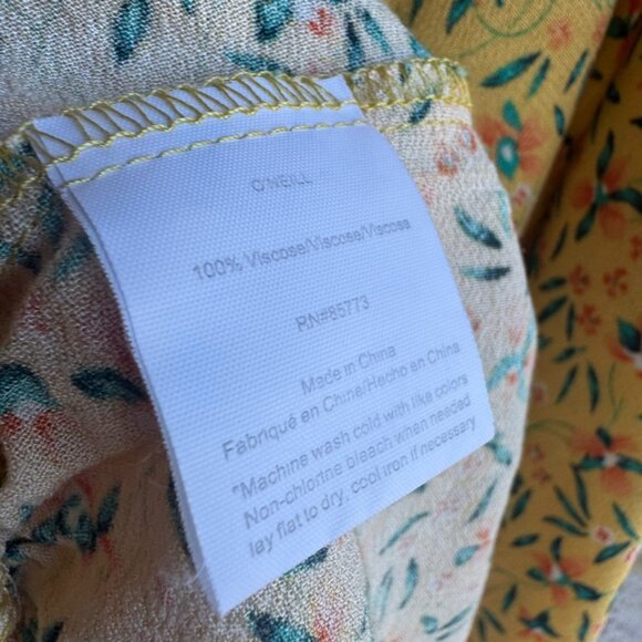 O'Neill Floral Peplum Short Batwing Sleeve Floral Blouse Women's Size L. - Picture 4 of 8